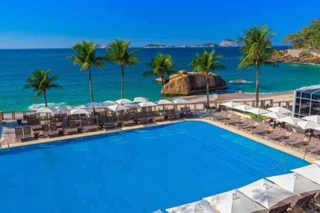 céu azul piscina mar hotel ipanema ou leblon