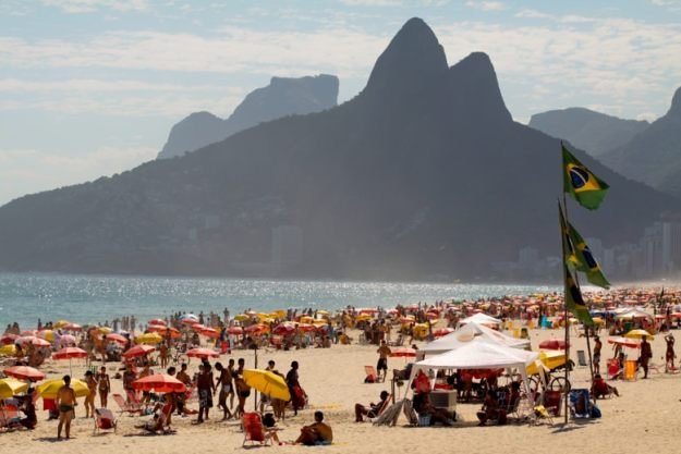 ipanema ou copacabana praia morro